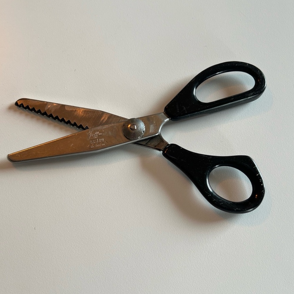Vintage Griffon 7” Try-Pink Pinking Scissors / Shears MADE IN USA